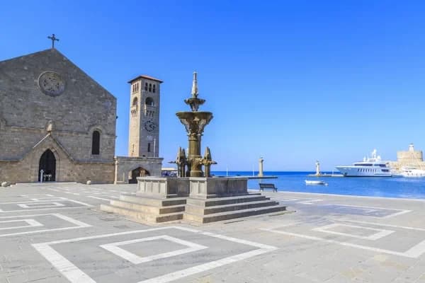 Mandraki Port